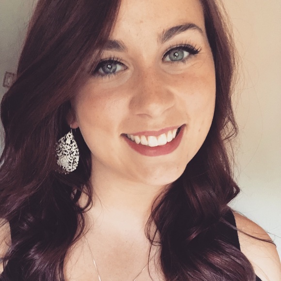 Meet your Posher, Erica - Picture 1 of 1